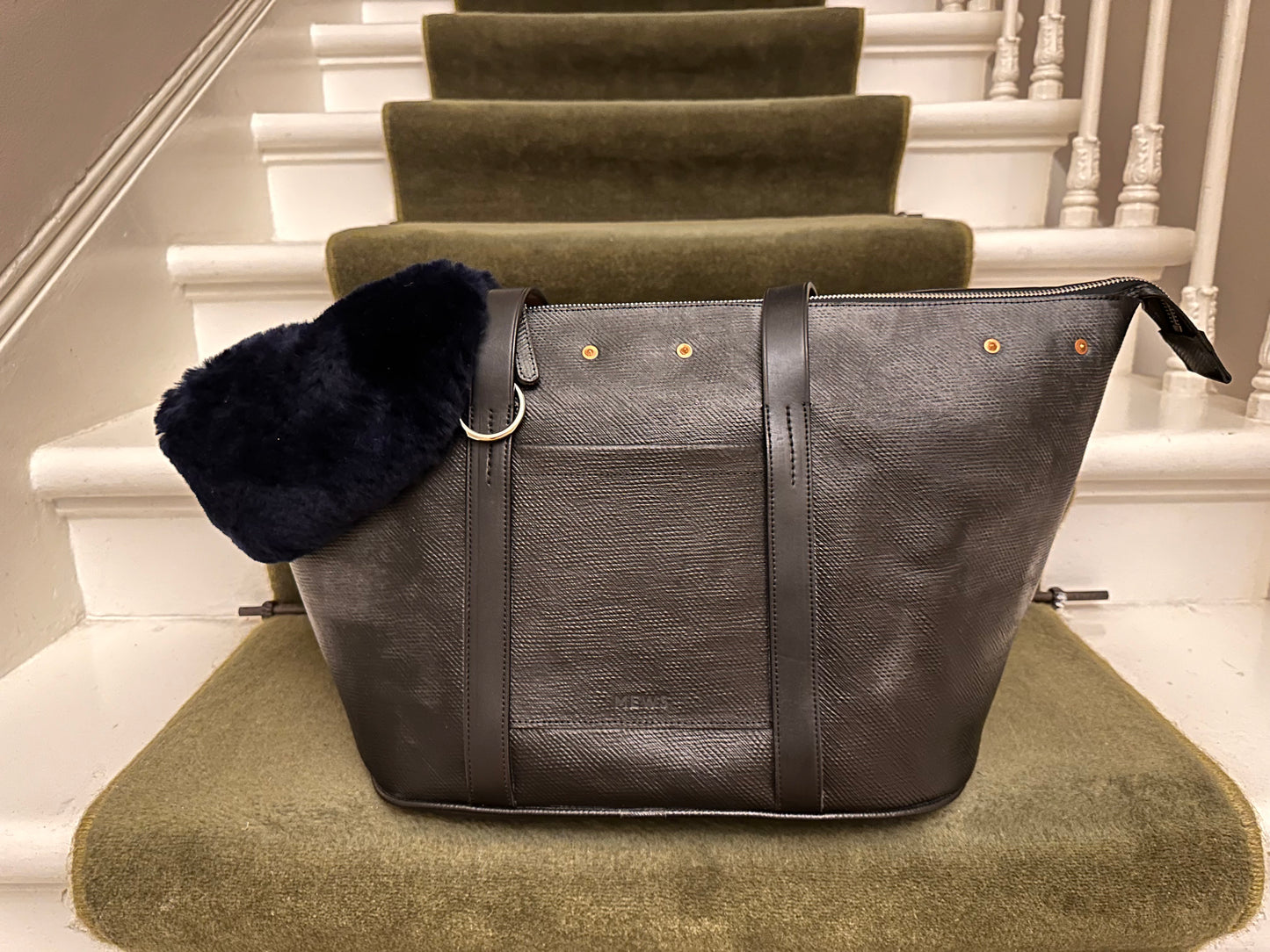 MEWS London Russian Leather 